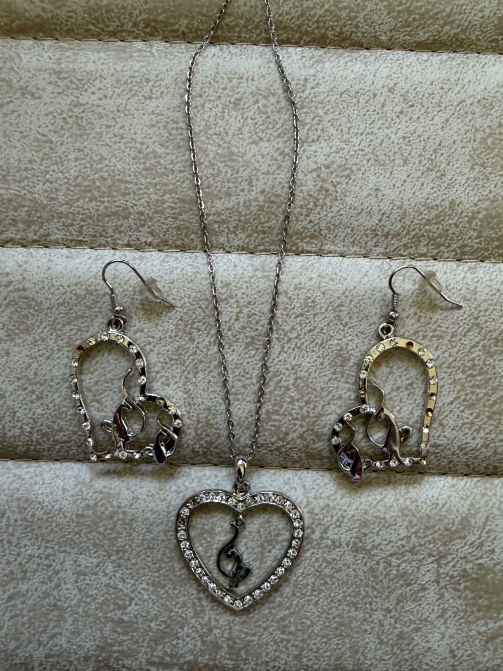 Vintage Silver Tone Rhinestone Cat Heart Necklace & Earring Set